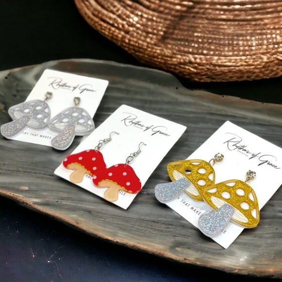 Mushroom Magic: Silver & White Dangle Earrings for Fungi Lovers! Brand New - Picture 4 of 4